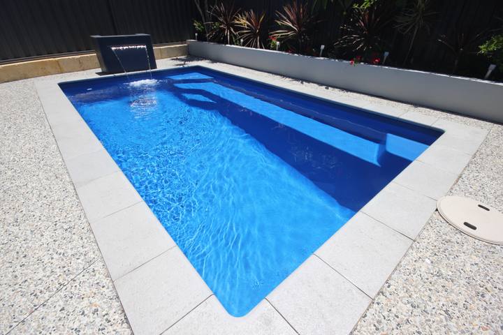 Verona fibreglass pool — 4.50m × 2.50m