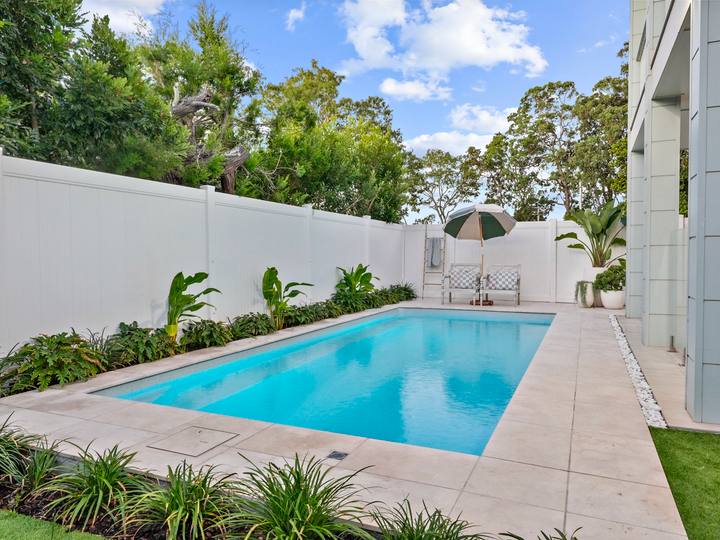 Oxford fibreglass pool — 7.00m × 3.00m
