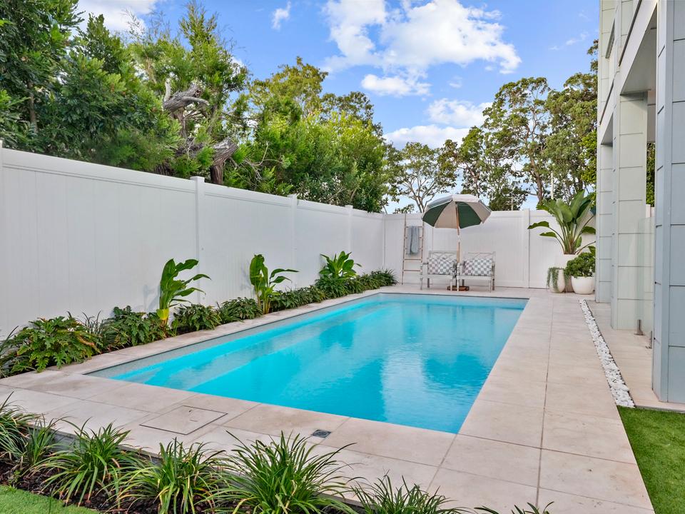 Oxford fibreglass pool