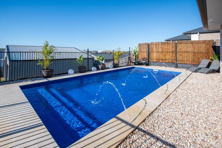 Terazza fibreglass pool — 7.20m × 3.30m