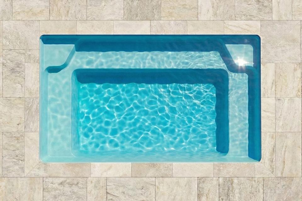 Bastia fibreglass pool